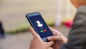 Telefon komórkowy 
